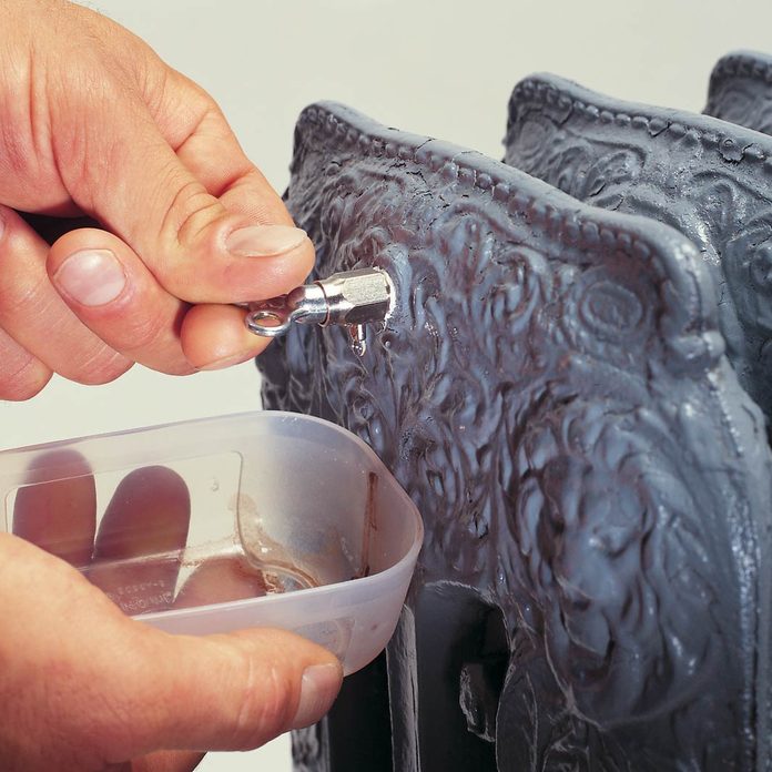 bleed a hot water radiator