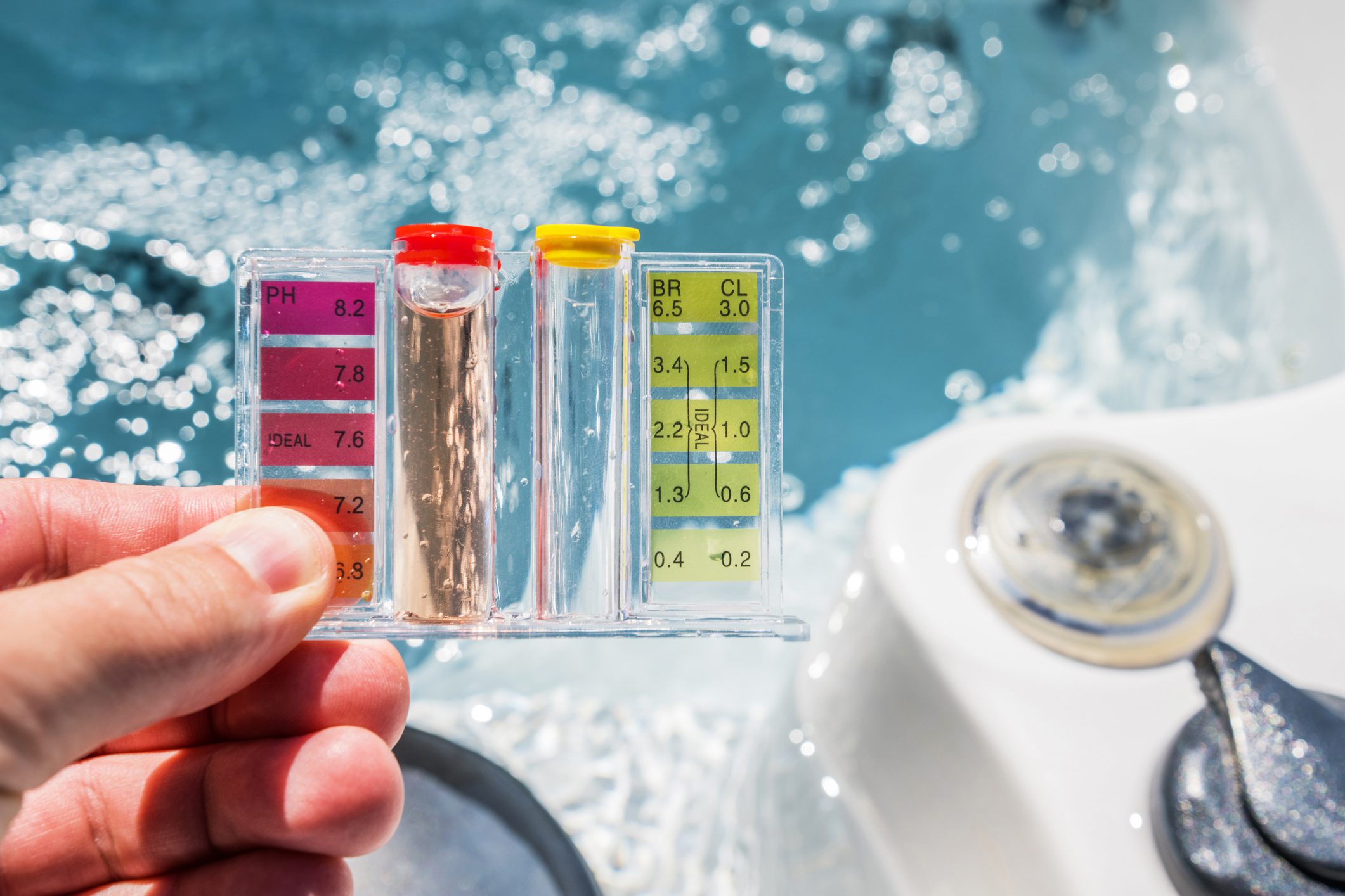 What’s the Best Sanitizer for Your Hot Tub, Bromine or Chlorine?