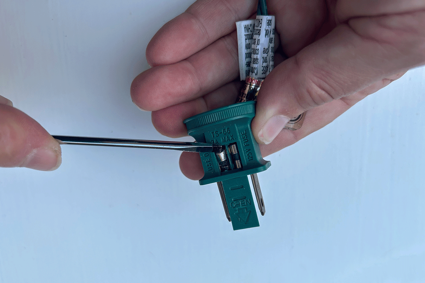 Removing the fuse 