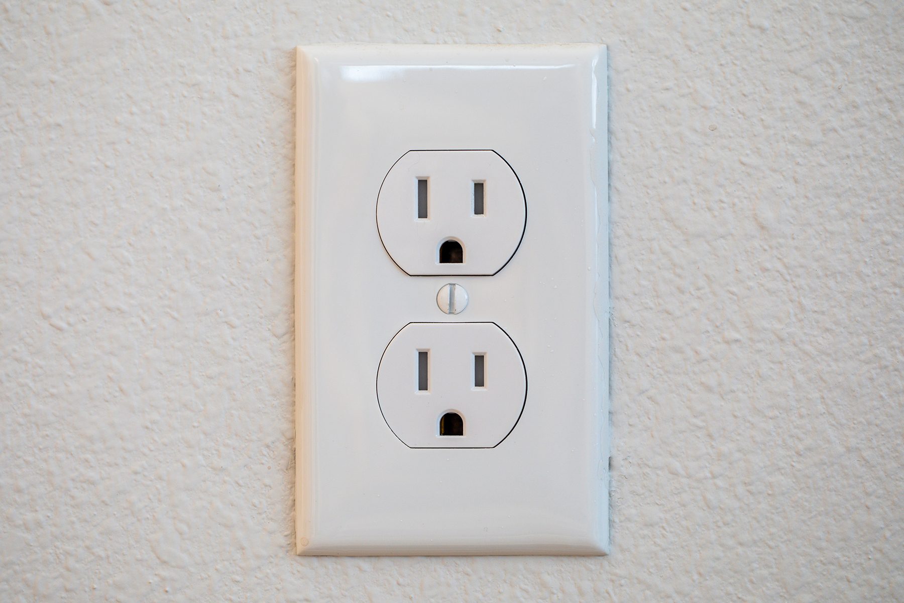 What To Do If An Outlet Isn’t Working— And It’s Not the Circuit Breaker